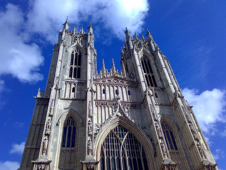 Beverley Minster does indeed have twin towers (spires)