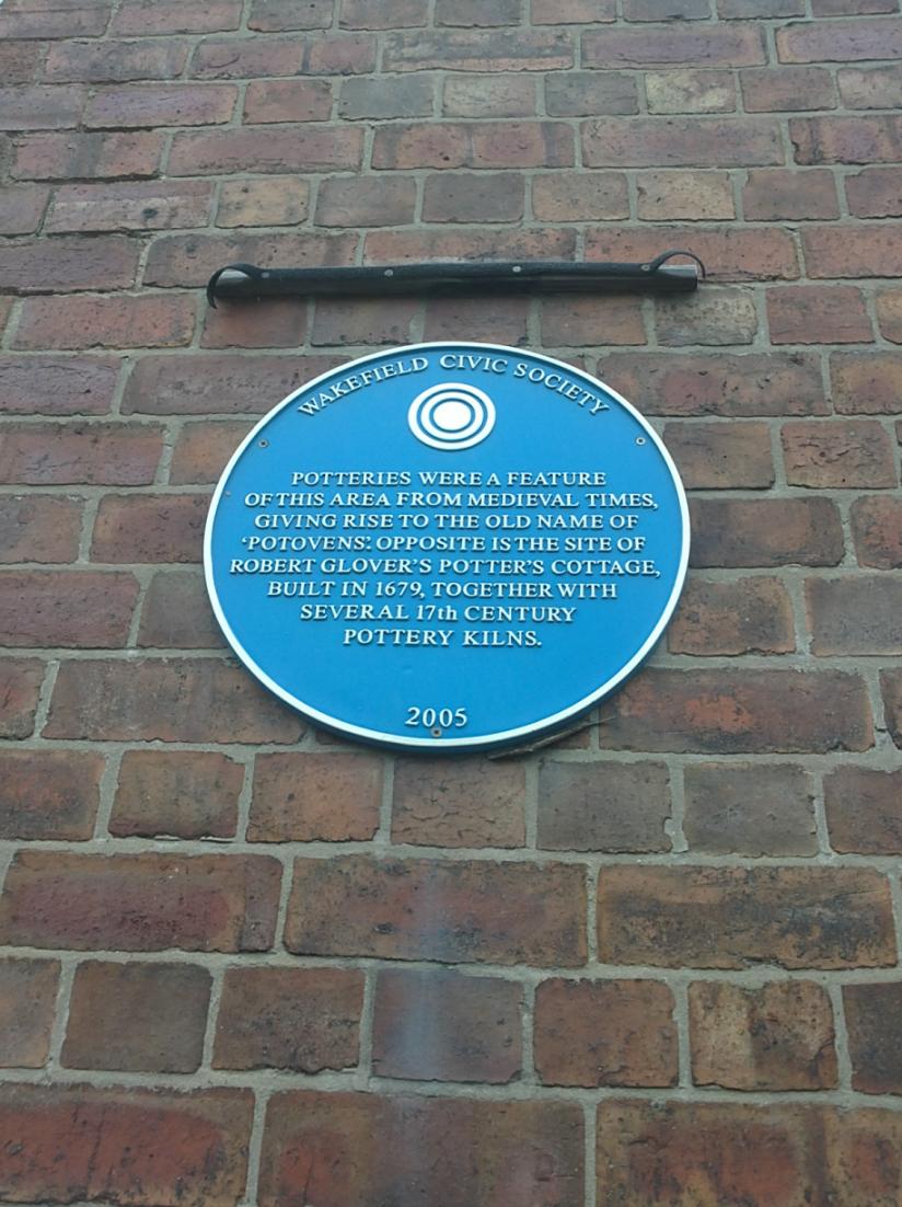 Potteries plaque on the side of the New Pot Oil pub - nice find, but incorrect